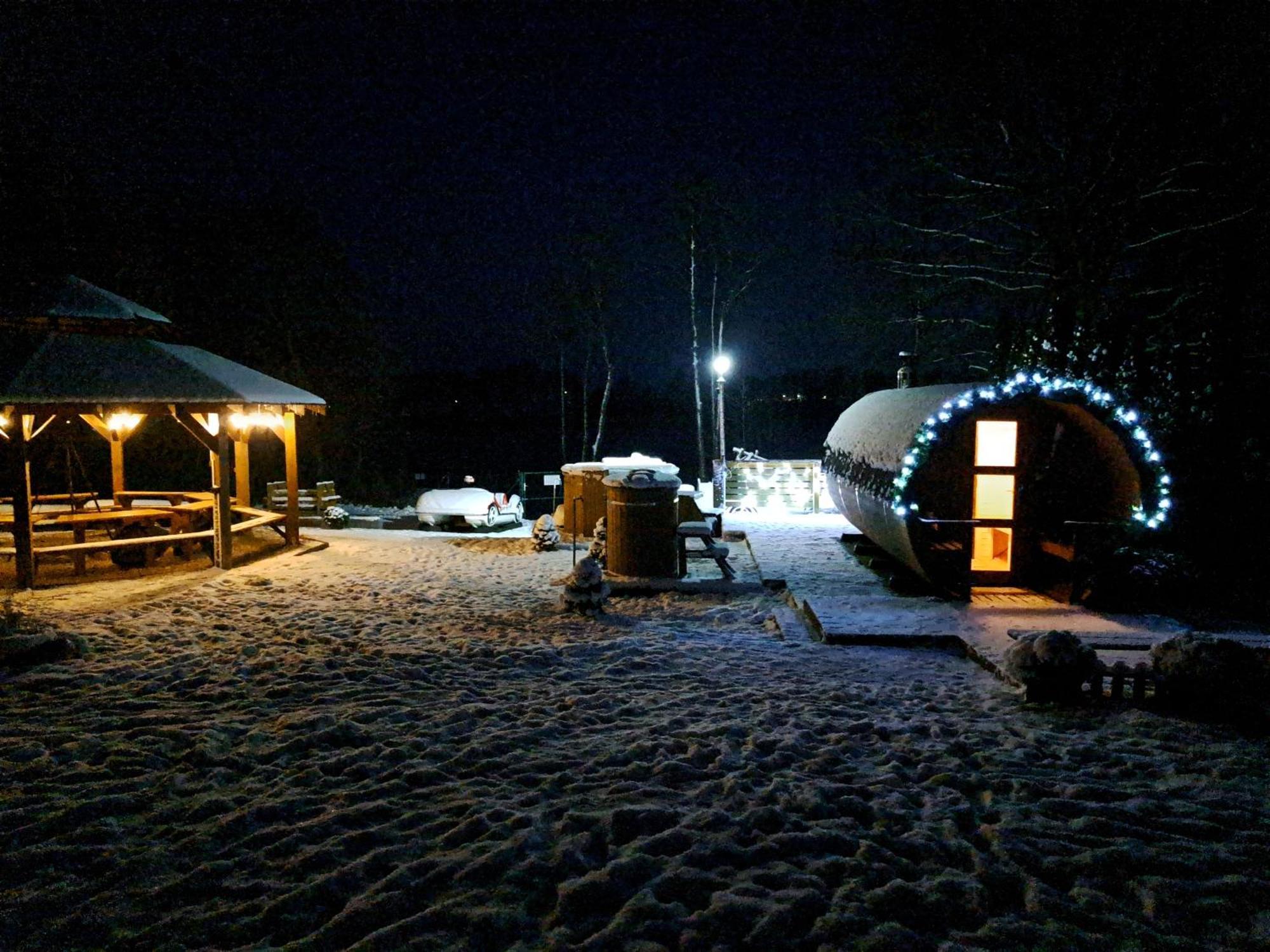 Borowiackie Nad Brzegiem Jeziora Holiday home Byslaw
