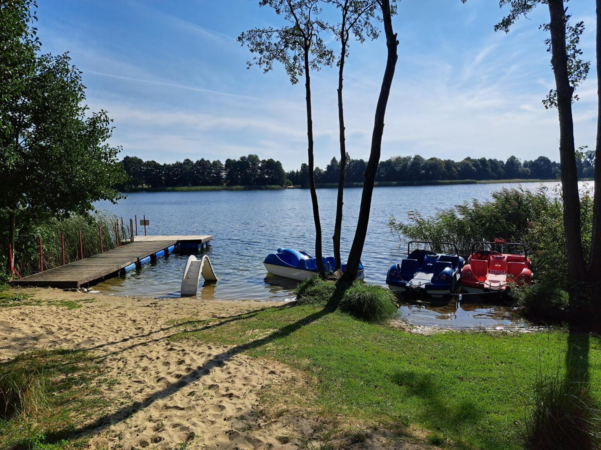 Borowiackie Nad Brzegiem Jeziora Holiday home *